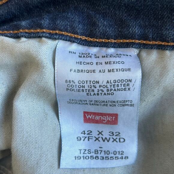 Wrangler Premium Jeans, SZ 42x32 - Picture 5 of 6